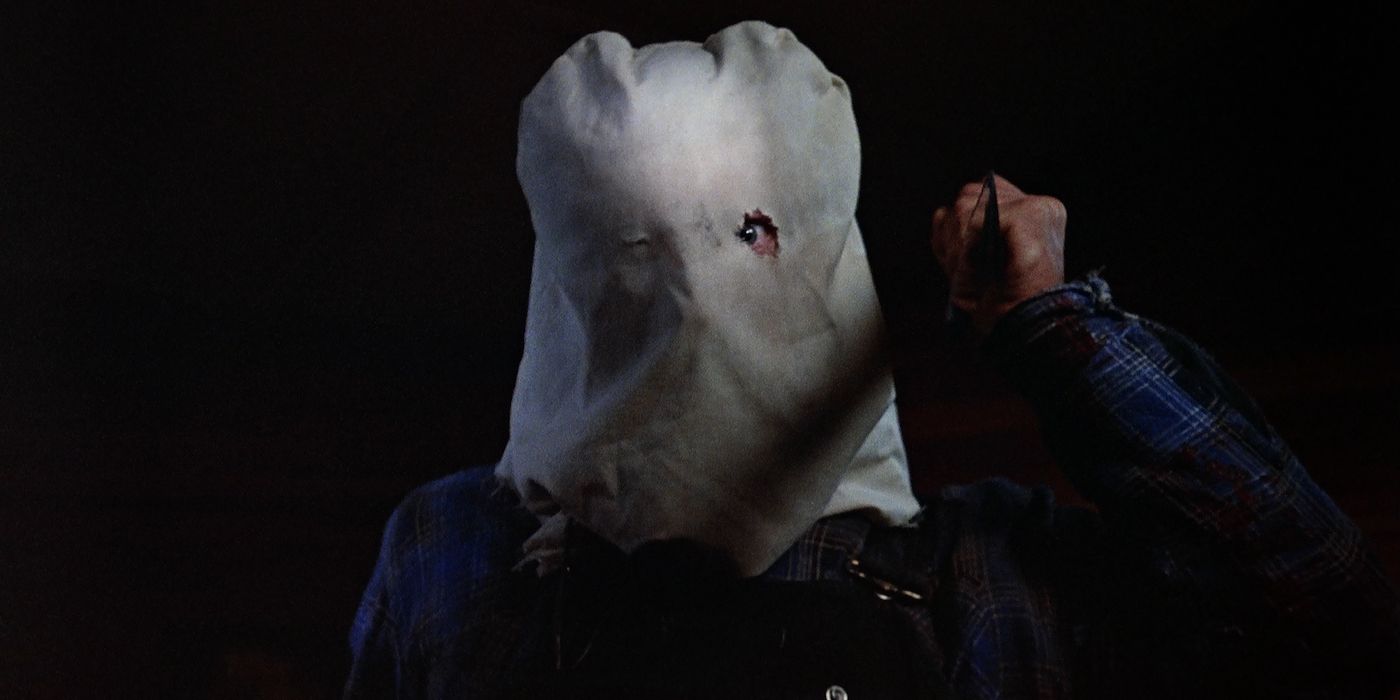 Jason Voorhees portant son masque de tête de sac dans Vendredi 13, partie 2 (1981)