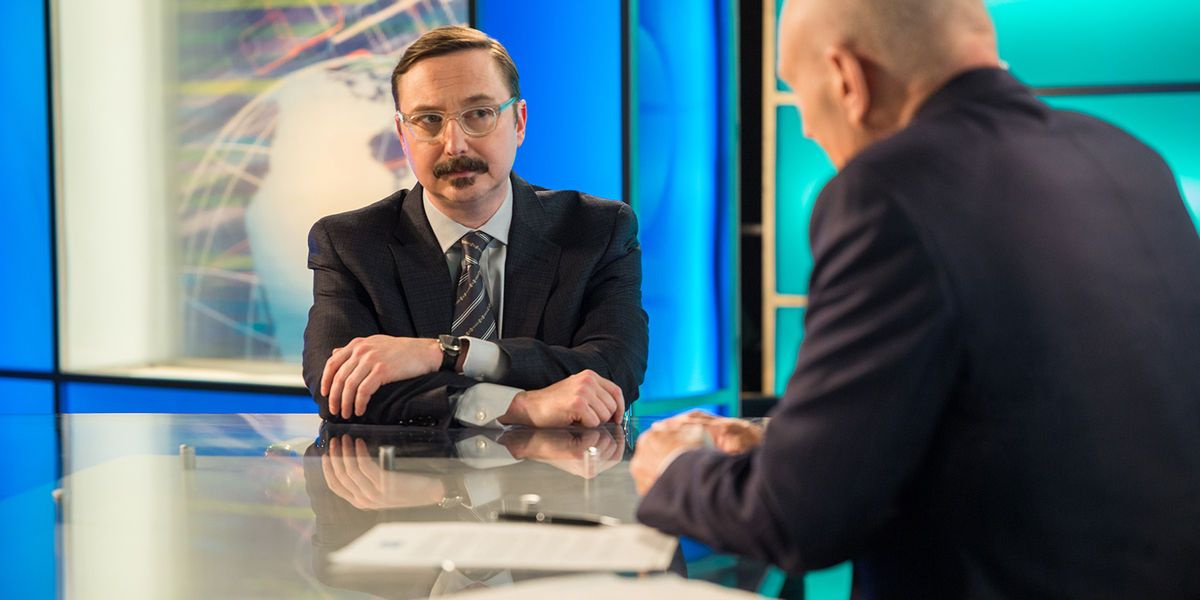 John Hodgman in Blunt Talk Season 1 Episode 8
