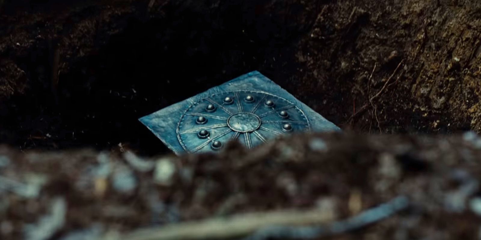 Justice League Trailer Mother Box Buried