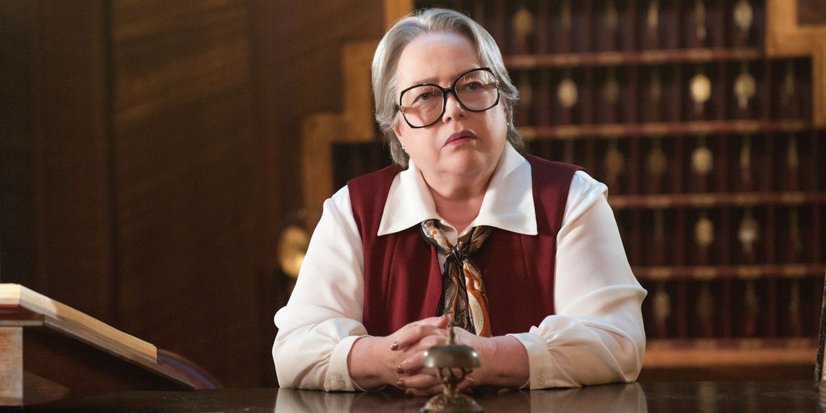 Kathy Bates in American Horror Story Hotel Episode 1