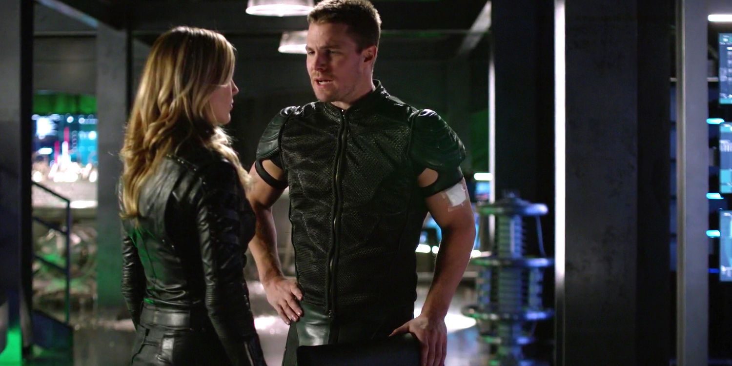 Katie Cassidy and Stephen Amell in Arrow Season 4 Episode 17