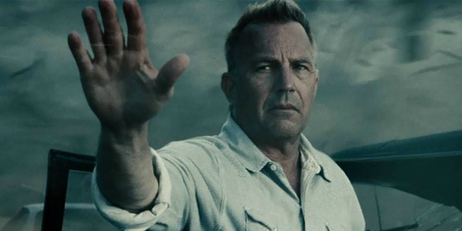 Jonathan Kent, de Kevin Costner, sacrifica sua vida por Clark em Man of Steel