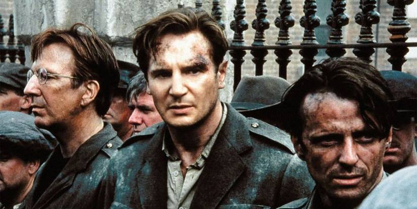 Liam Neeson lining up in Michael Collins