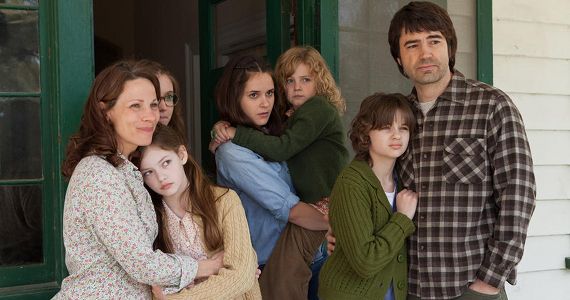 Lili Taylor and Ron Livingston in 'The Conjuring' (2013)
