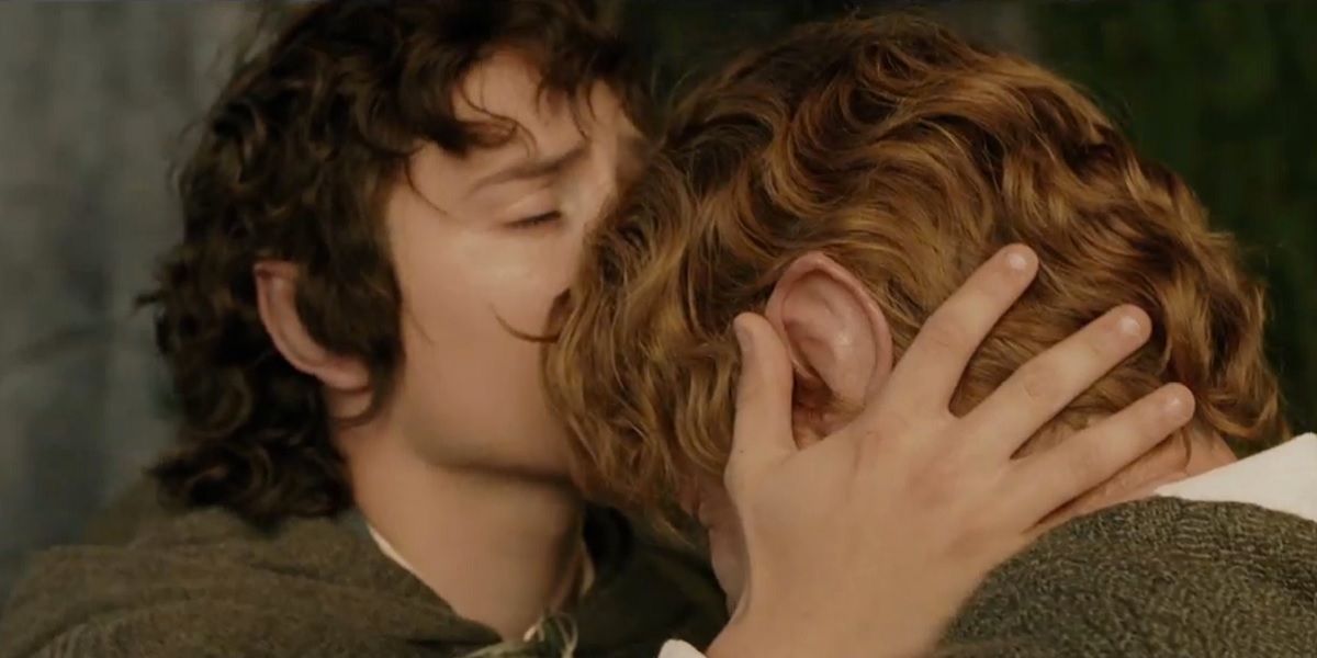 Frodo kisses Sam in Lord of the Rings