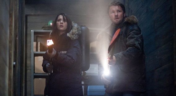 Mary Elizabeth Winstead and Joel Edgerton in The Thing