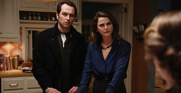Matthew Rhys and Keri Russell in The Americans Season 3 Episode 10