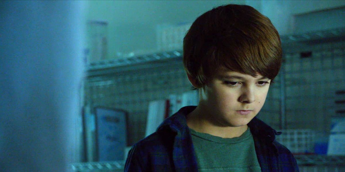 Max Charles as Zach in The Strain Season 2 Episode 3