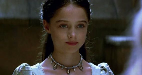 Raffey Cassidy in Snow White and the Huntsman