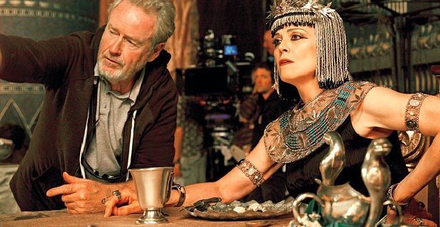 Ridley Scott and Sigourney Weaver on Exodus set