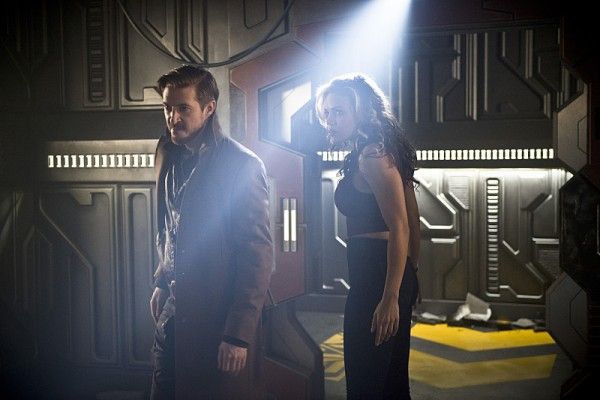 Rip Hunter and Kendra Saunders in Legends of Tomorrow River of Time
