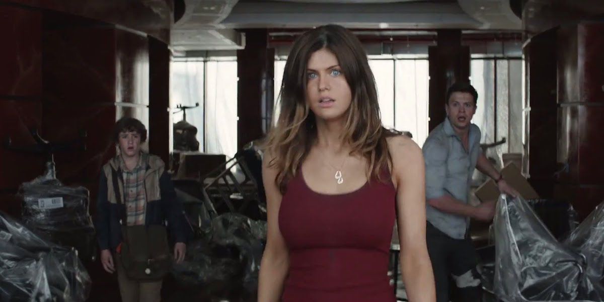 Art Parkinson, Alexandra Daddario, and Hugo Johnstone-Burt looking shocked in &lsquo;San Andreas&rsquo;