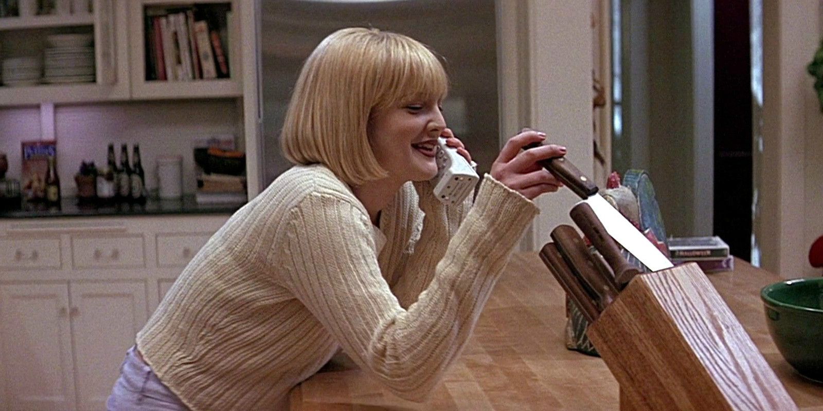 Casey talking on the phone in the opening scene of Scream