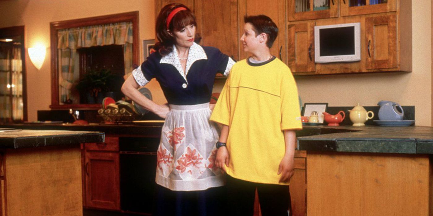 Two characters judging each other in the kitchen on Disney's Smart House