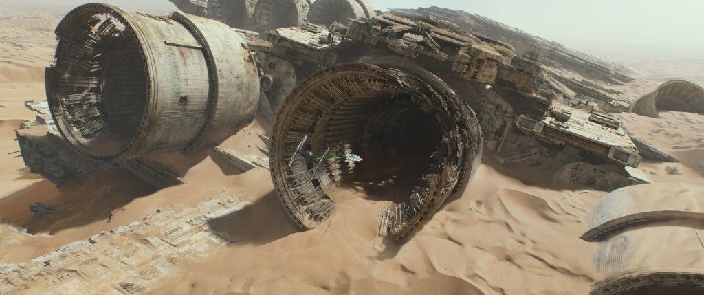 Star Wars: The Force Awakens - Crashed Ship on Jakku