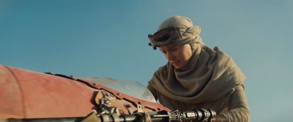 Star Wars 7 Trailer Photo - Tatooine Speeder Daisy Ridley