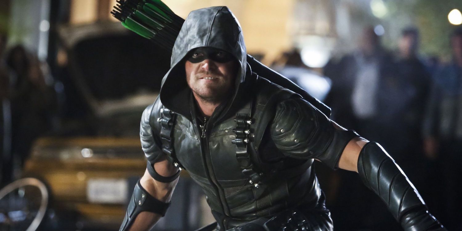 Stephen Amell as Green Arrow in Arrow Season 4 Episode 23
