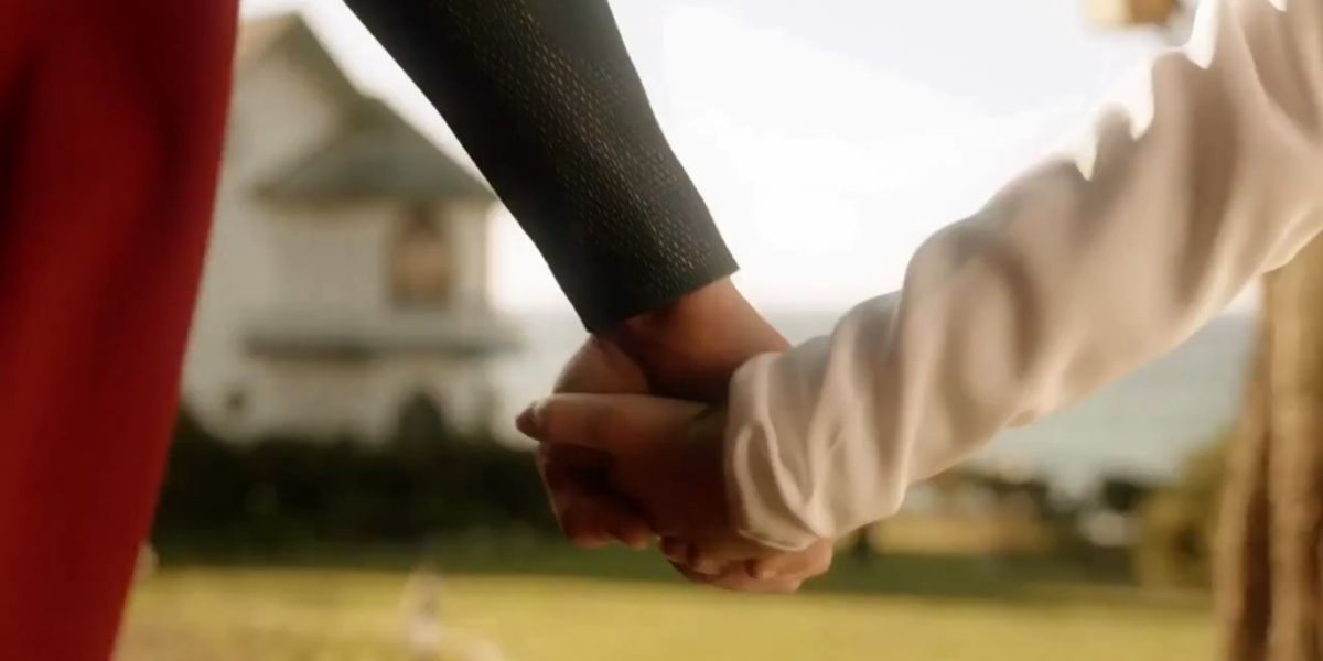 Supergirl TV Trailer Superman Holding Hand