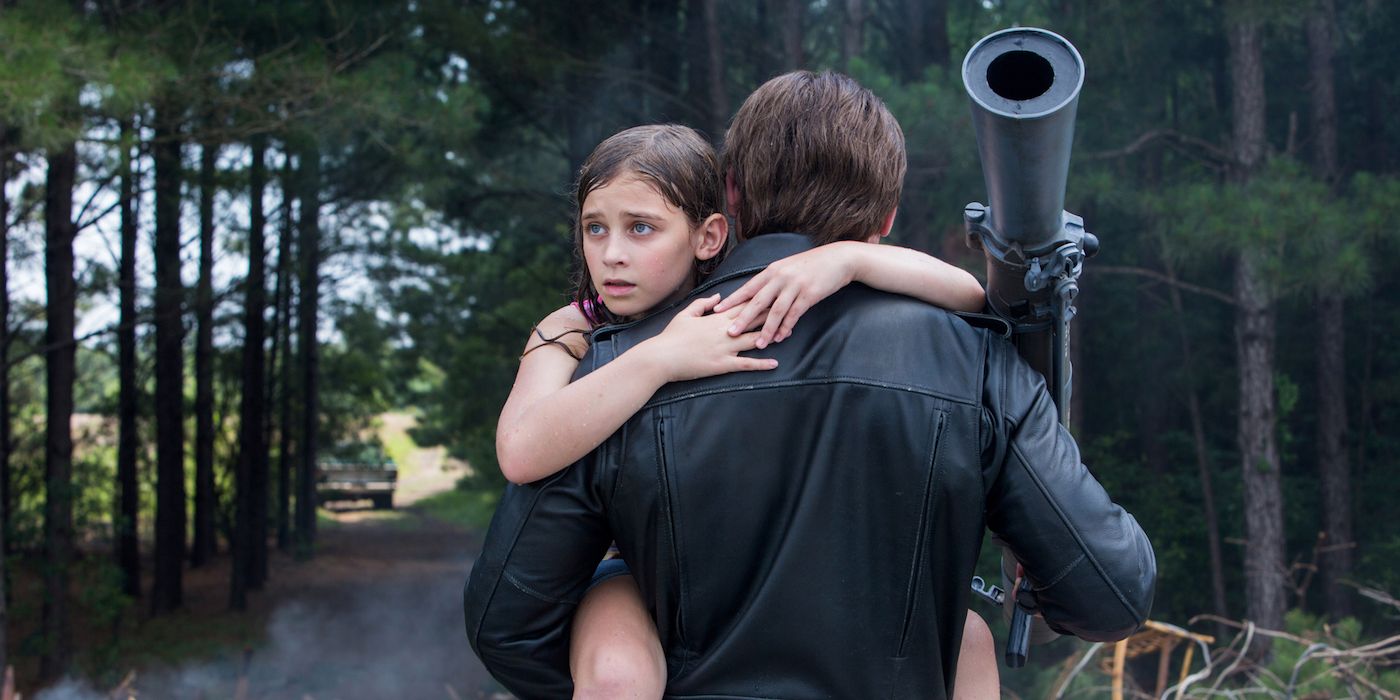 Young Sarah Connor and the Terminator in Terminator: Genisys