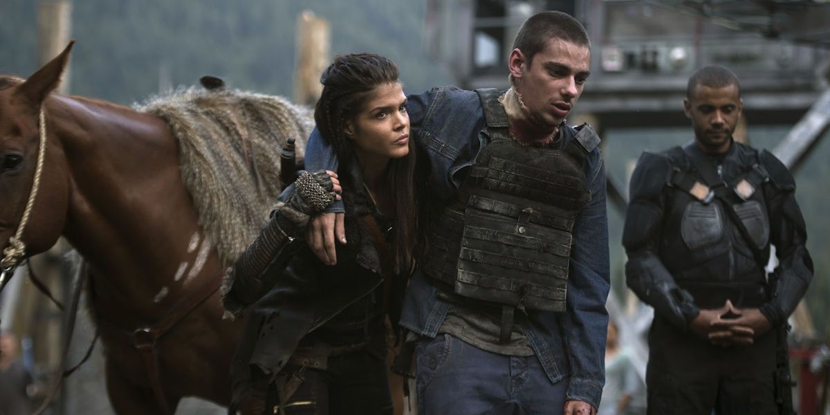 Octavia and Jasper in The 100.