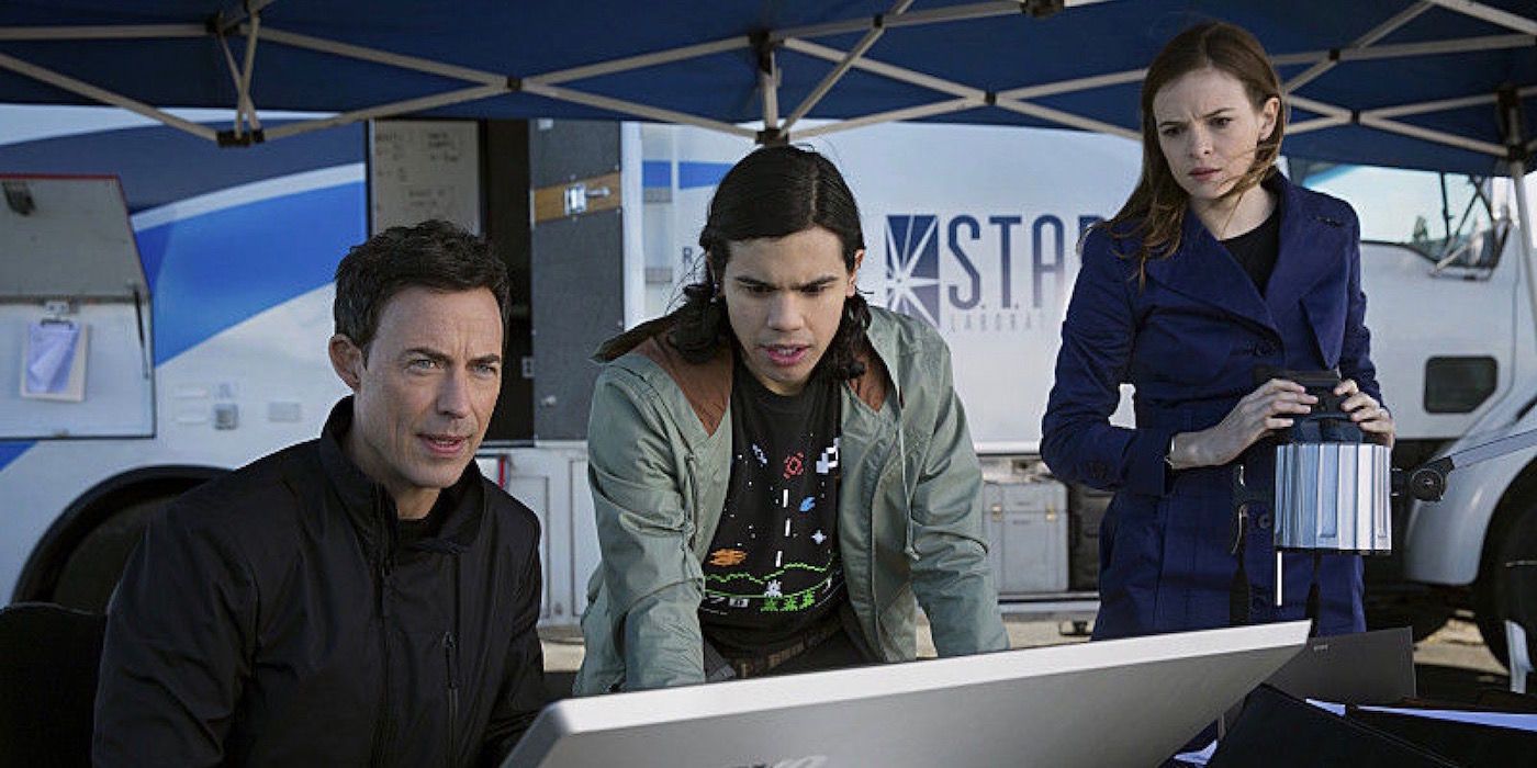 Caitlin, Cisco and Wells in The Flash