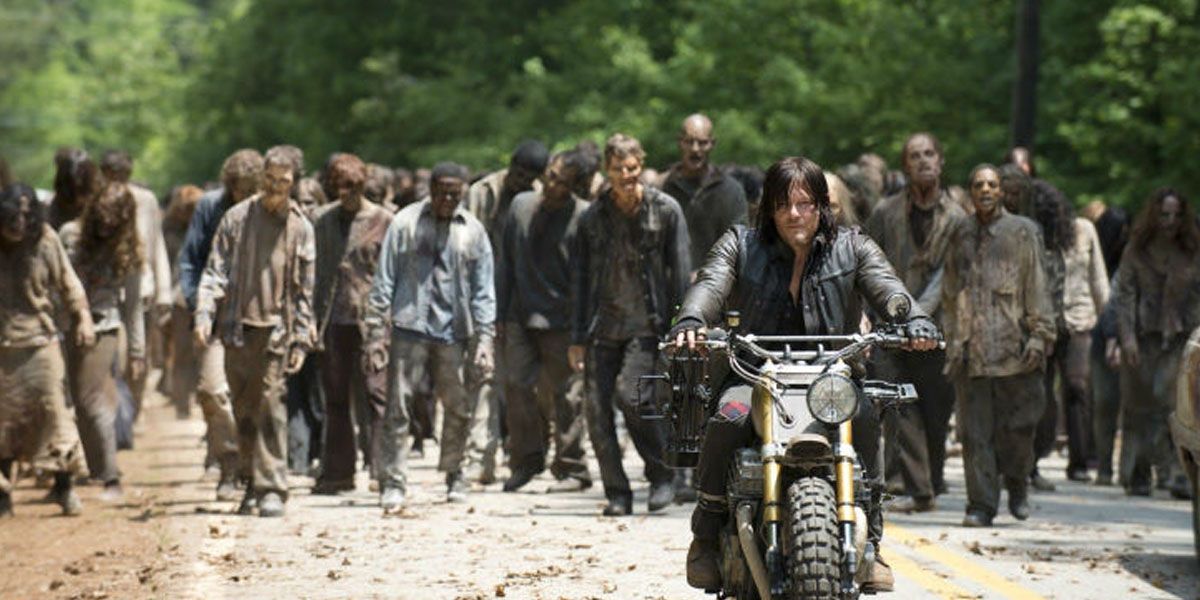 The Walking Dead Season 6 - Daryl leading the walker army