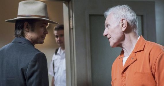Timothy Olyphant and Raymond J. Barry in Justified Money Trap