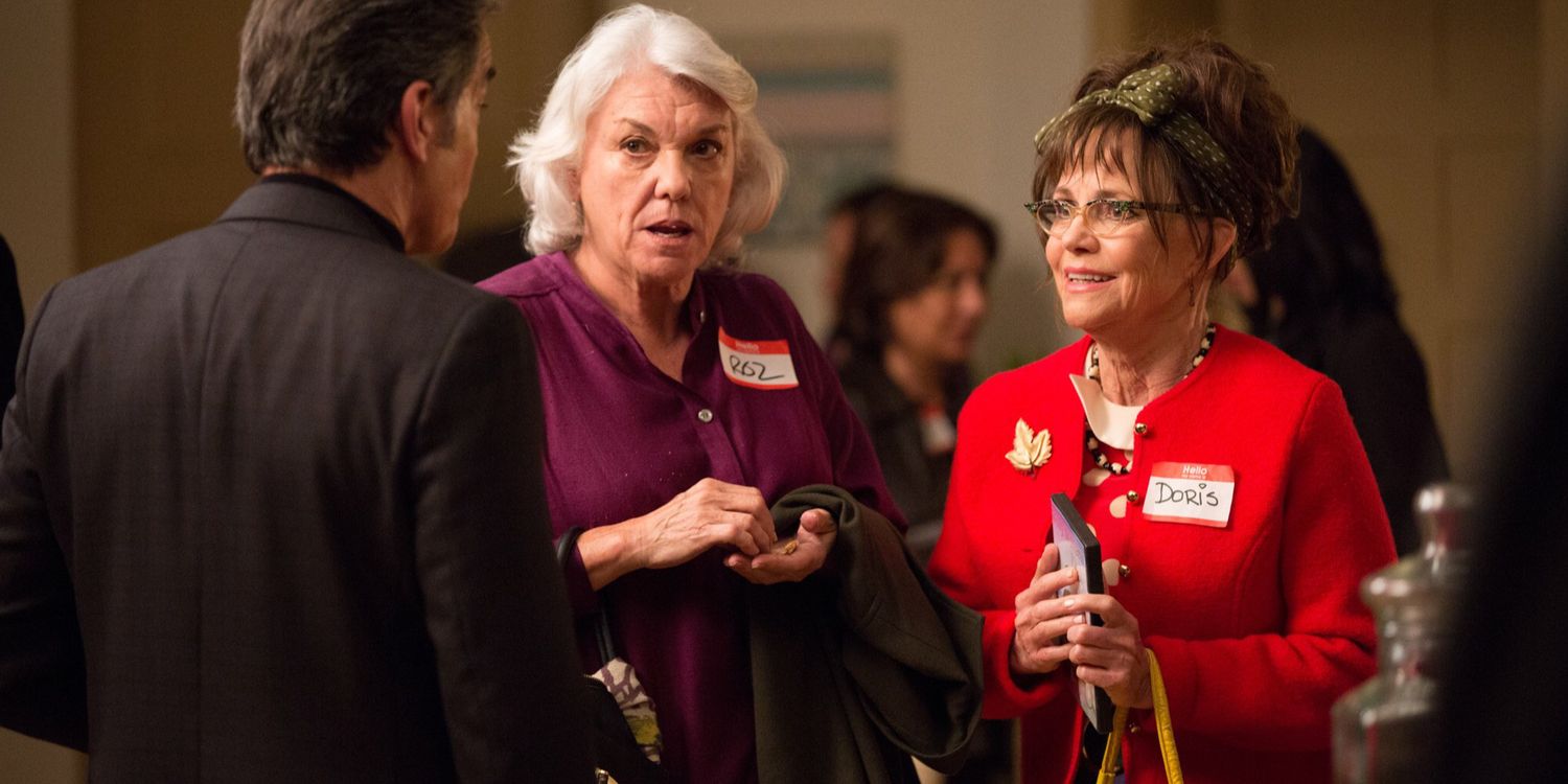 Tyne Daly e Sally Field em Olá, meu nome é Doris