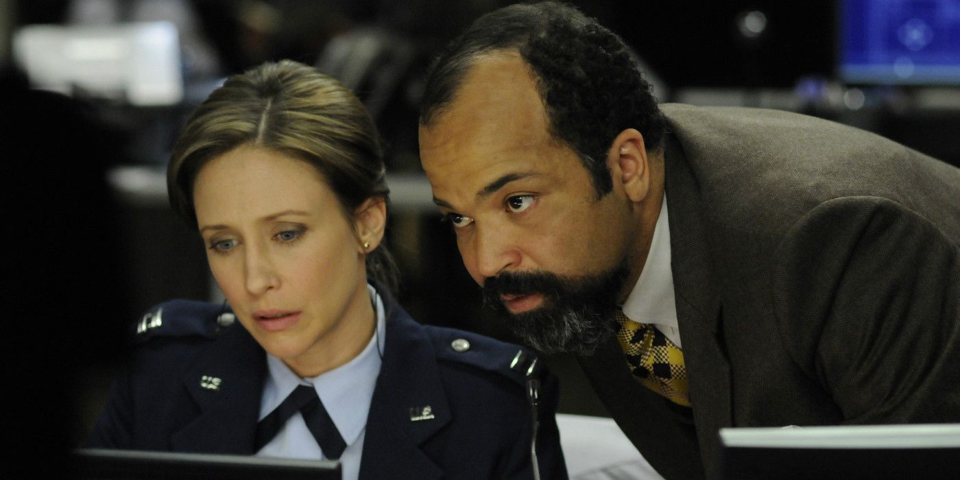 Vera Farmiga as Captain Colleen Goodwin and Jeffrey Wright as Dr. Rutledge in Source Code.