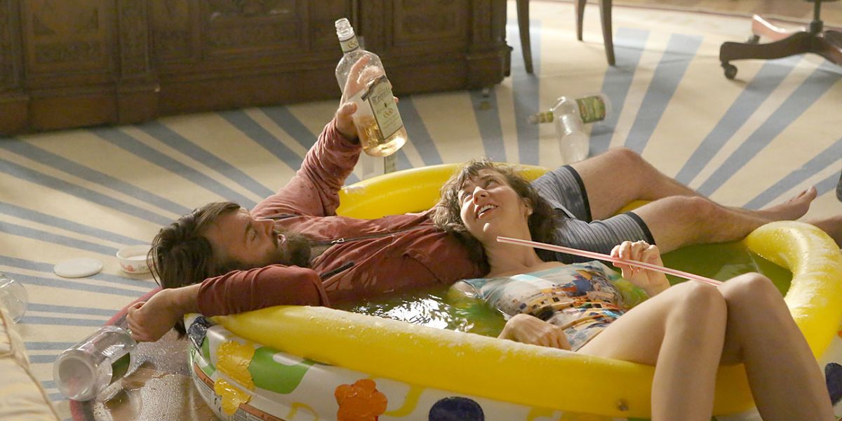 Will Forte and Kristen Schaal as Phil and Carol in The Last Man on Earth season 2 premiere