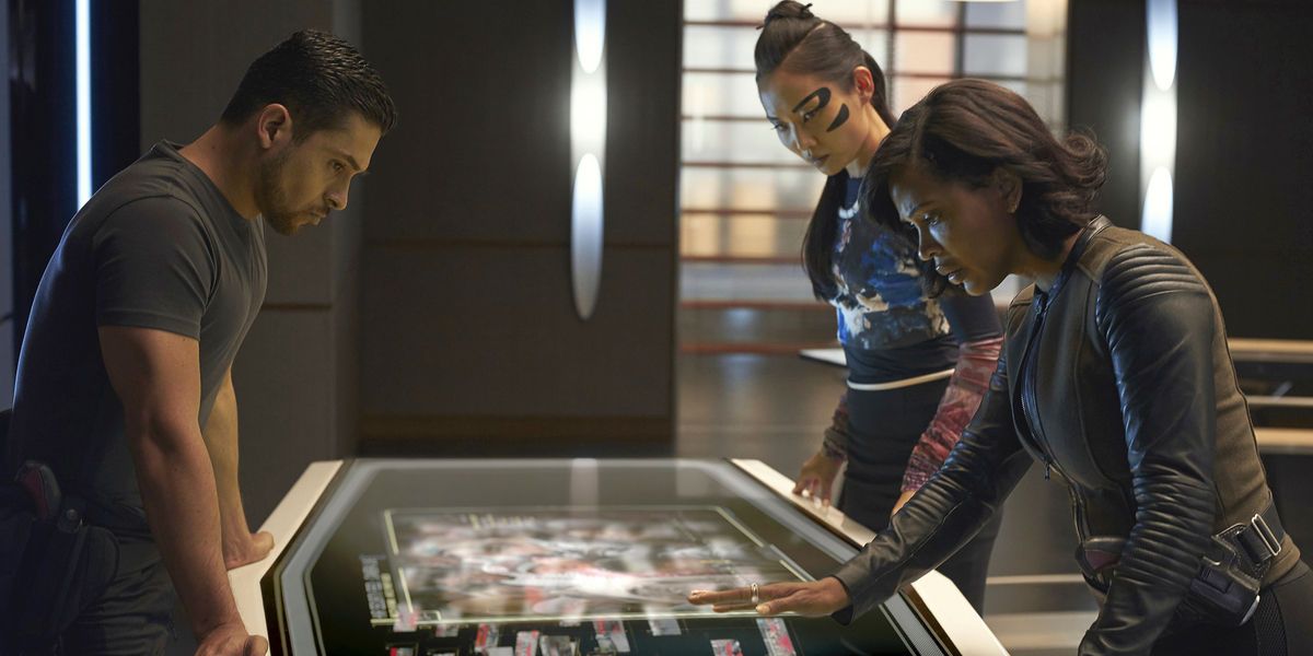 Wilmer Valderrama as Will Blake, Li Jun LI as Akeela and Meagan Good as Detective Vega in Minority Report Season 1 Episode 1