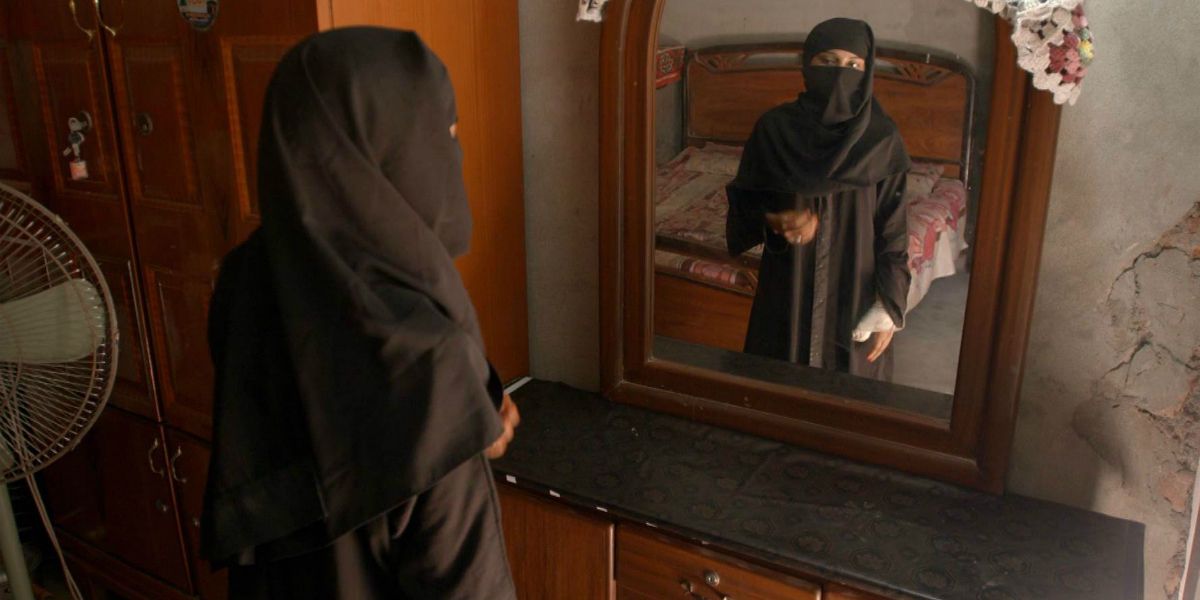 A Girl in the River wins at the 2016 Oscars