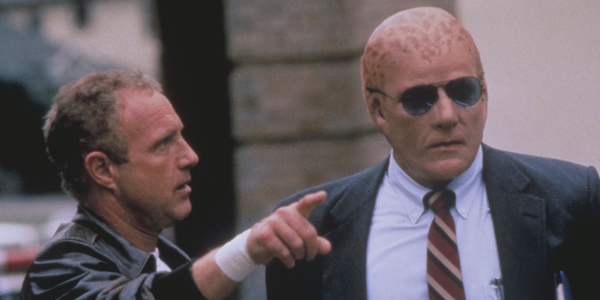 A human and a Tenctonese in Alien Nation