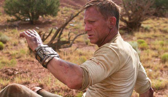 Daniel Craig alien wrist blaster in Cowboys &amp; Aliens