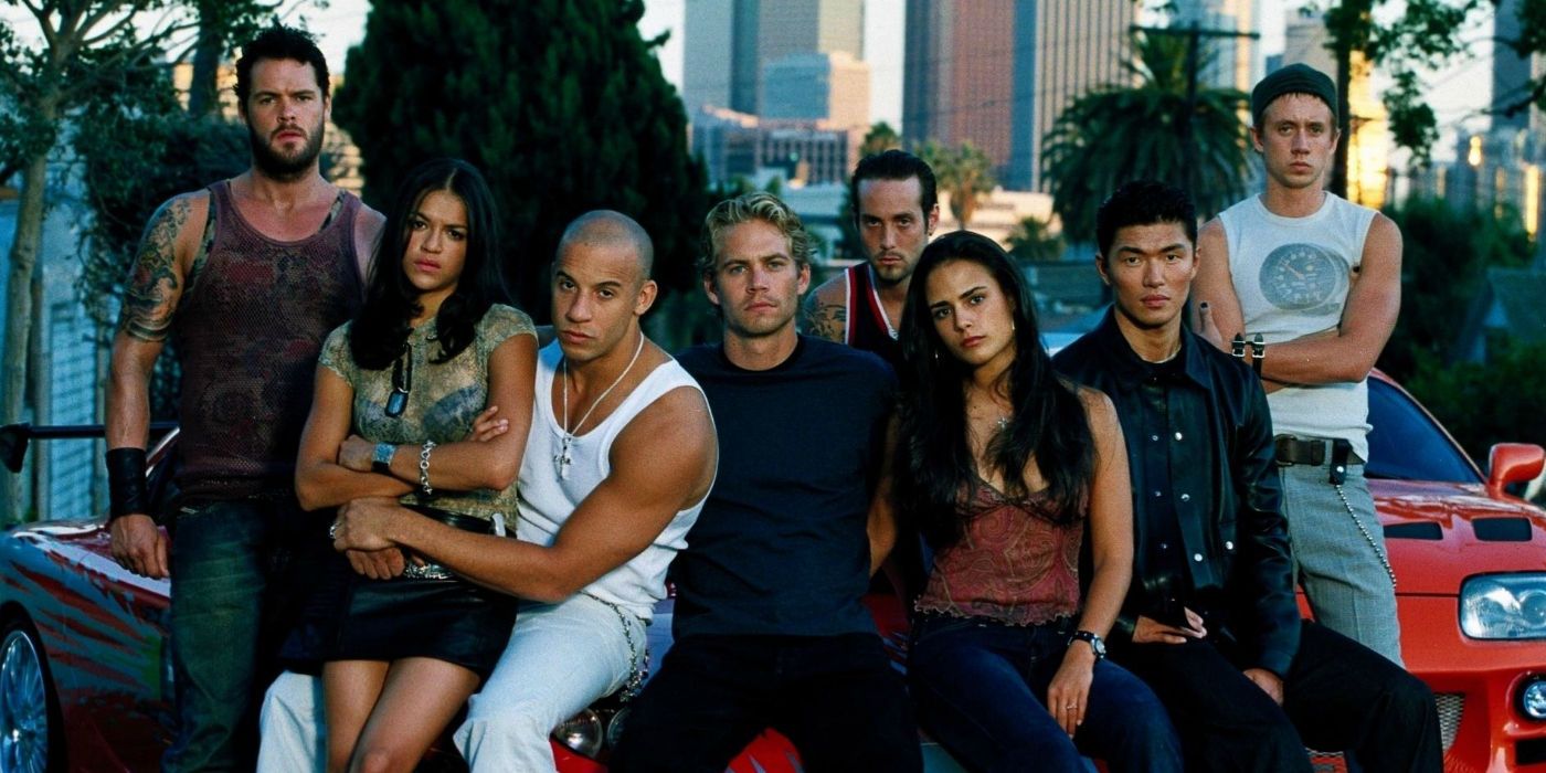 Il cast principale di Fast and the Furious davanti allo skyline di Los Angeles