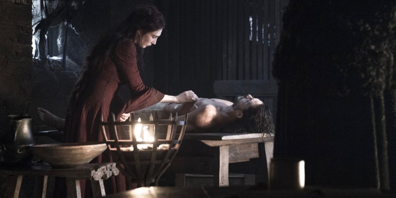 Game of Thrones season 6 - Melisandre resurrects Jon Snow