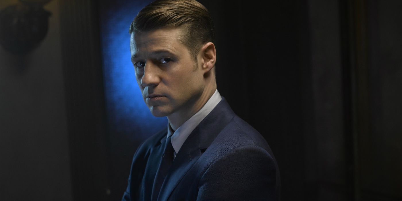 Ben McKenzie como Gordon parece sério em Gotham