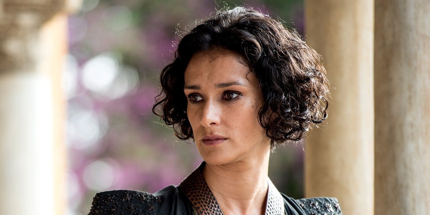 Elaria Sand looking to her right in Game of Thrones
