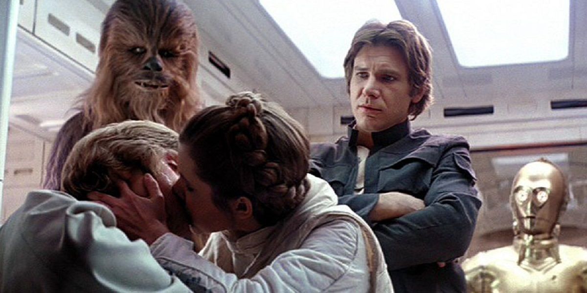 Star Wars: Luke and Leia Kissing