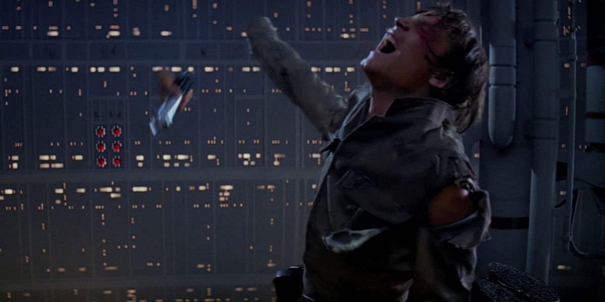 Luke loses his saber (and hand) - 10 Biggest The Force Awakens Mysteries