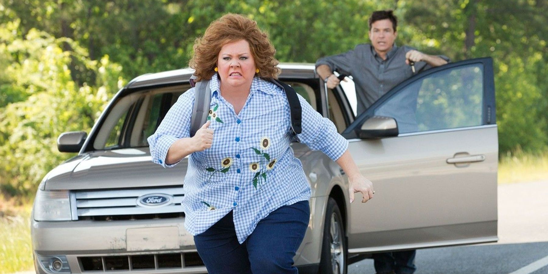 Dianaa running away from Sandy in Identity Thief