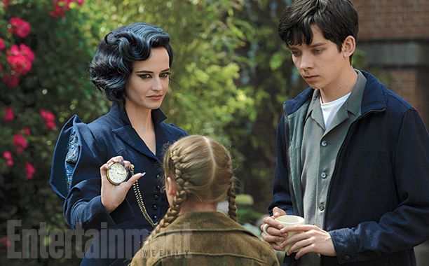 Miss Peregrine's Home for Peculiar Children - Eva Green and Asa Butterfield