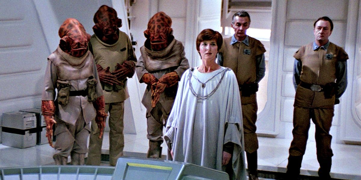 Mon Mothma - The Complete Guide to The Force Awakens’s Backstory