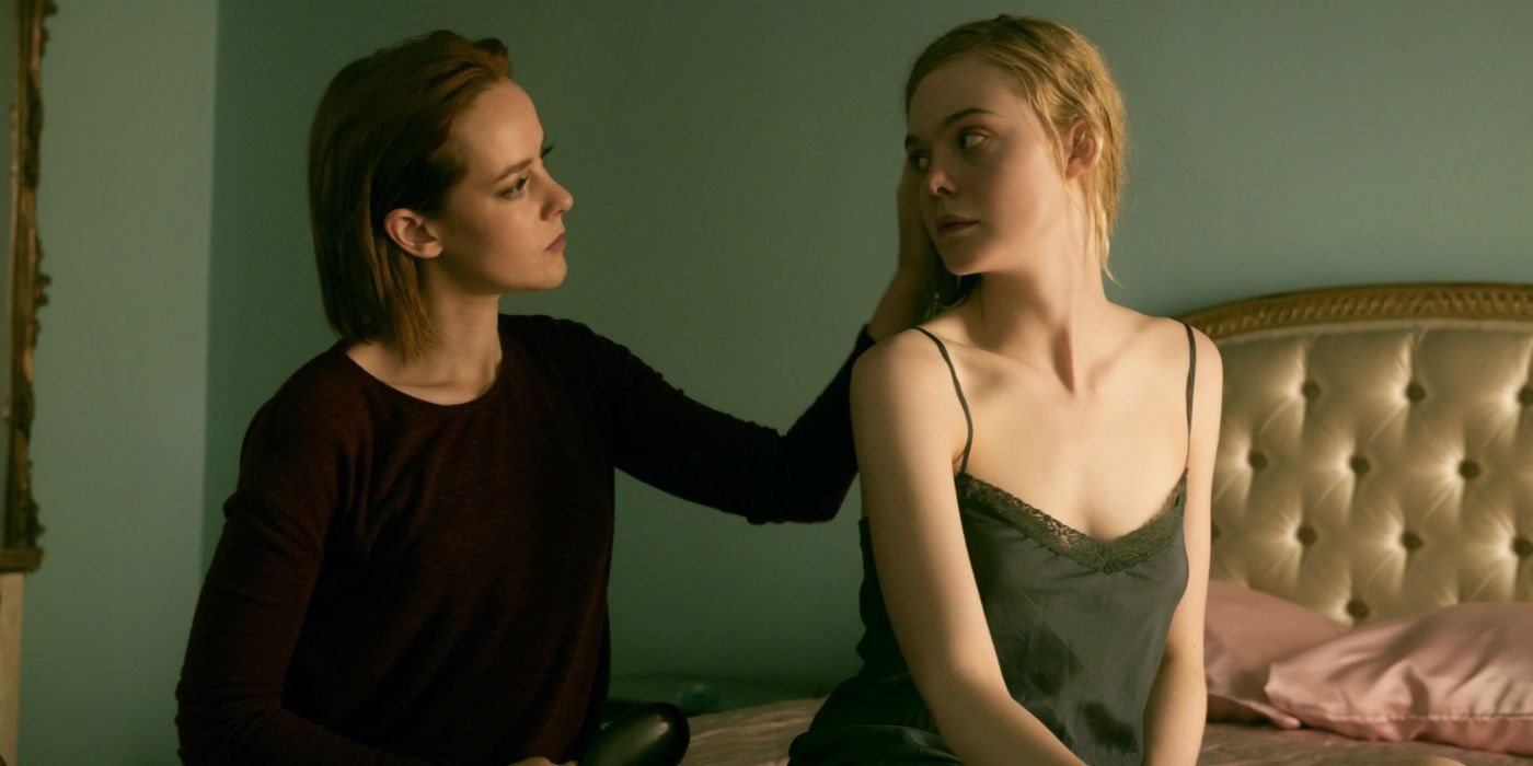 The Neon Demon - Jena Malone and Elle Fanning