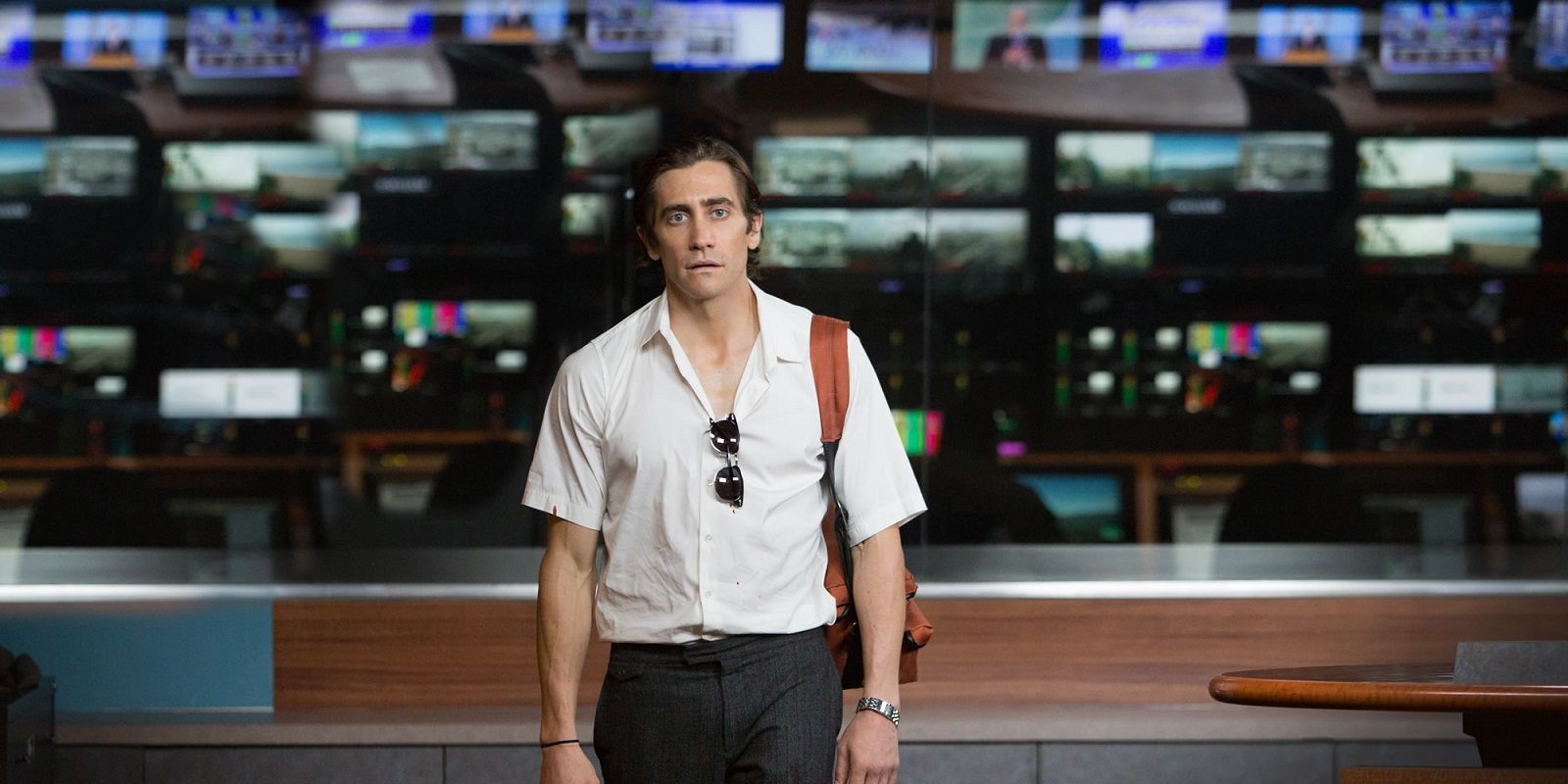 Louis at the news station in Nightcrawler