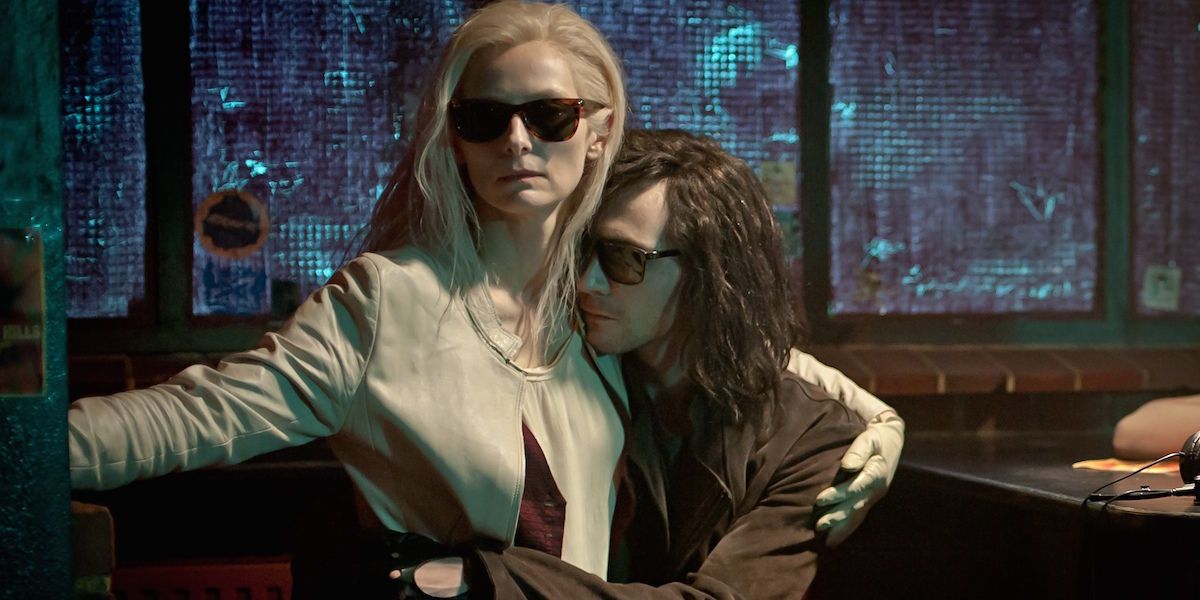 The vampires embracing in Only Lovers Left Alive