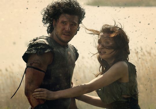 Kit Harington and Emily Browning in Pompeii (2014)