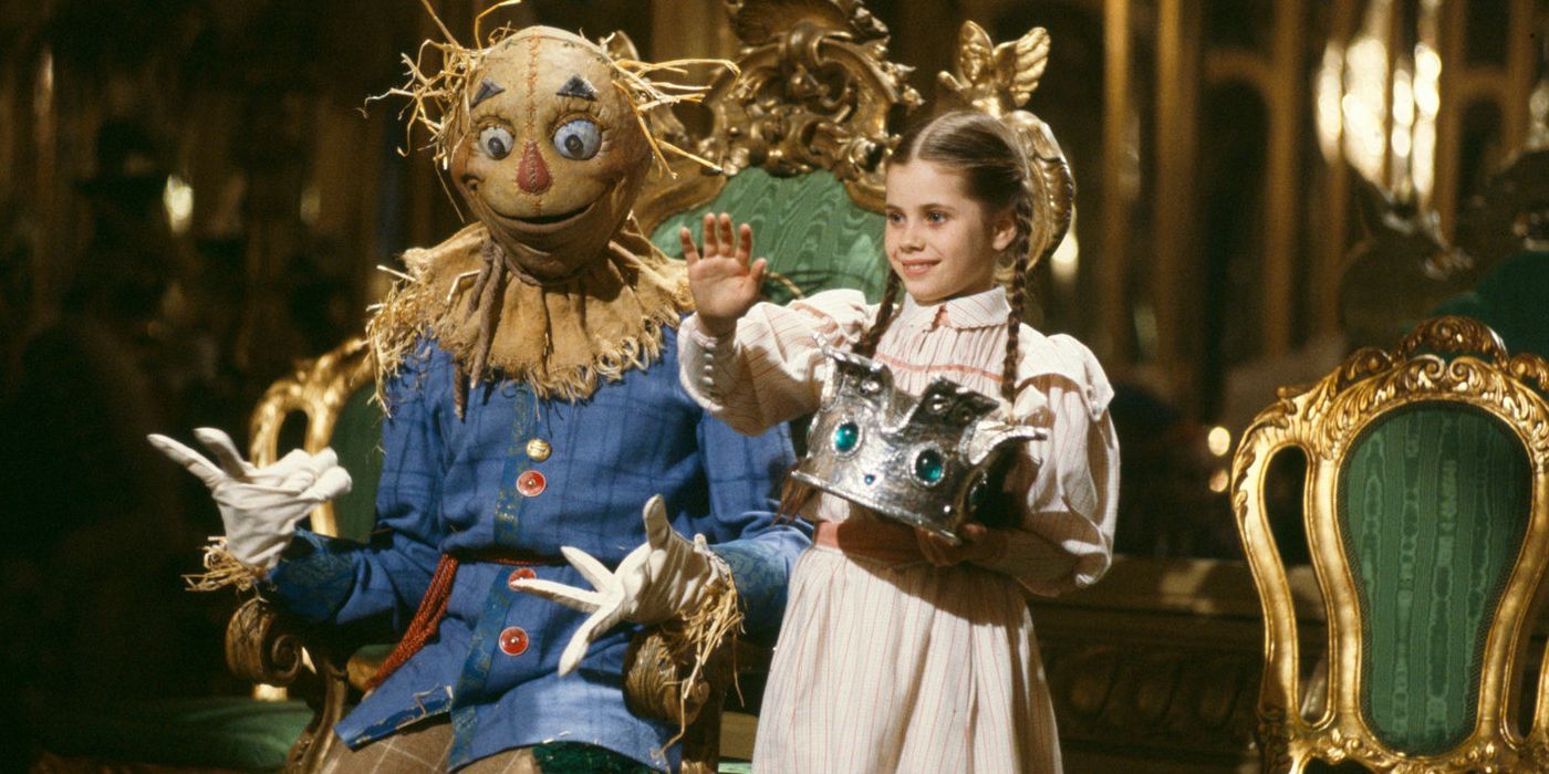 Espantapájaros y Dorothy en Regreso a Oz
