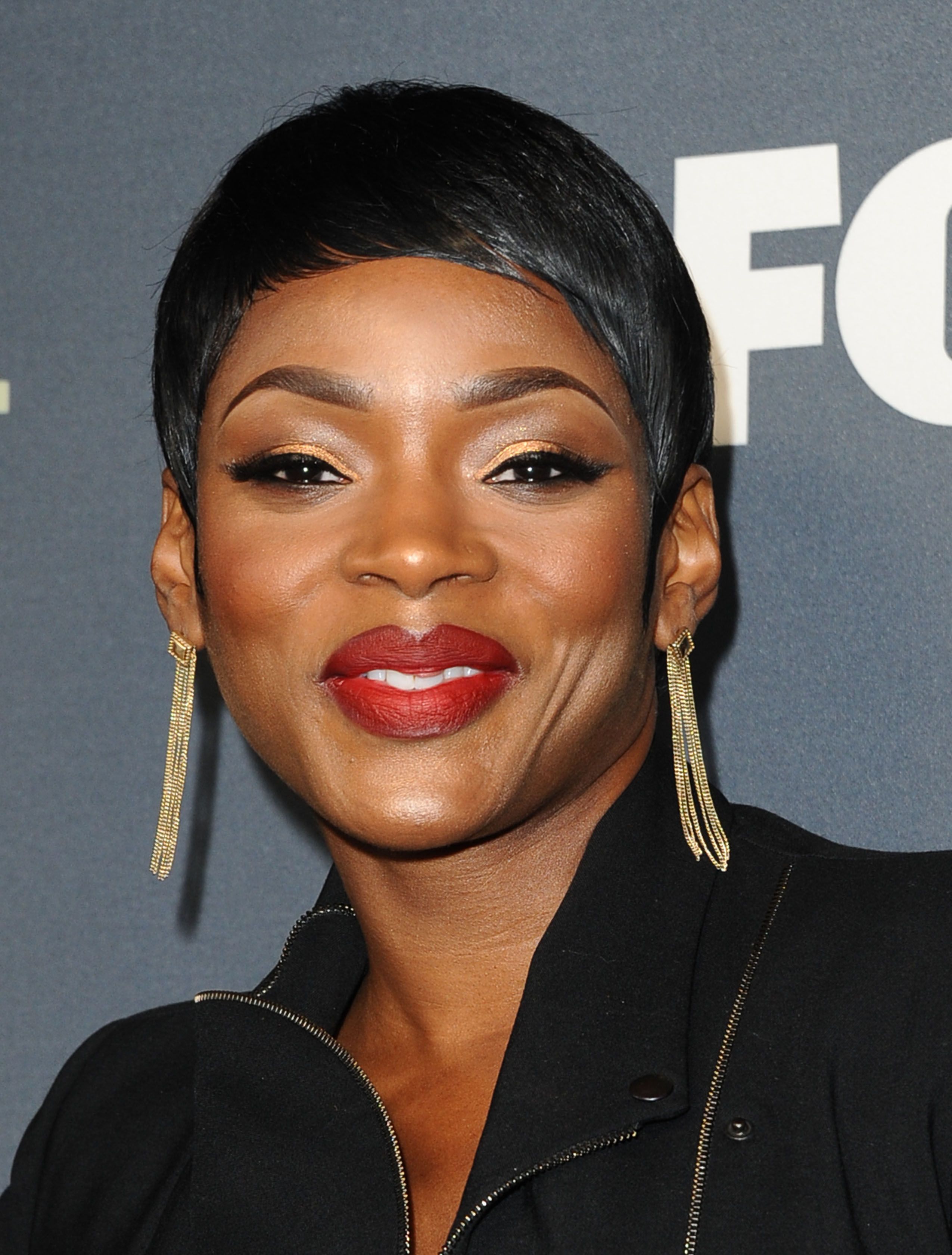 Headshot oF Caroline Chikezie