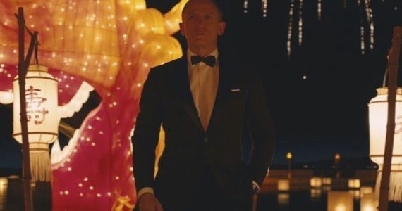 The new Skyfall trailer featuring Adele's theme song